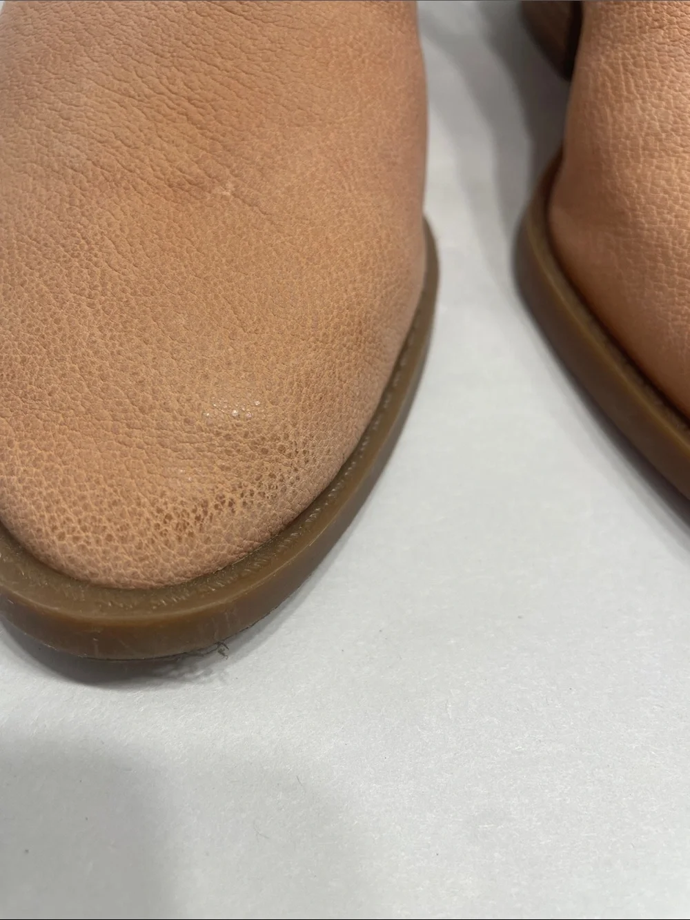 Lucky Brand Leather Tan Cutout Ankle Booties with Buckle preowned. Size 6.5
